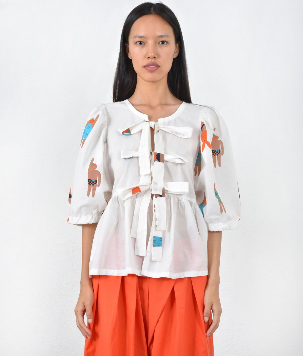 Polymorphic blouse