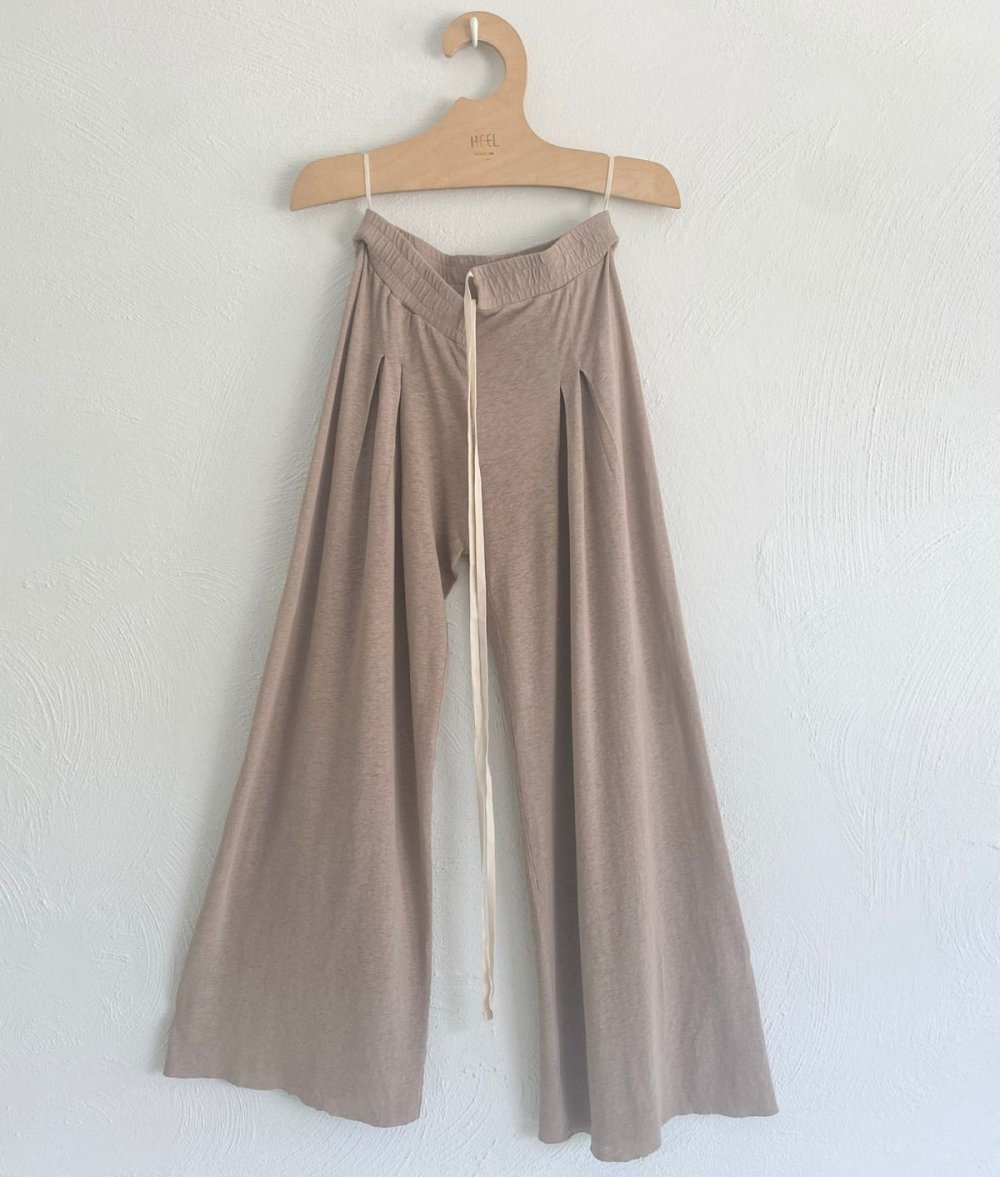 Wide Pants With Waist Tying