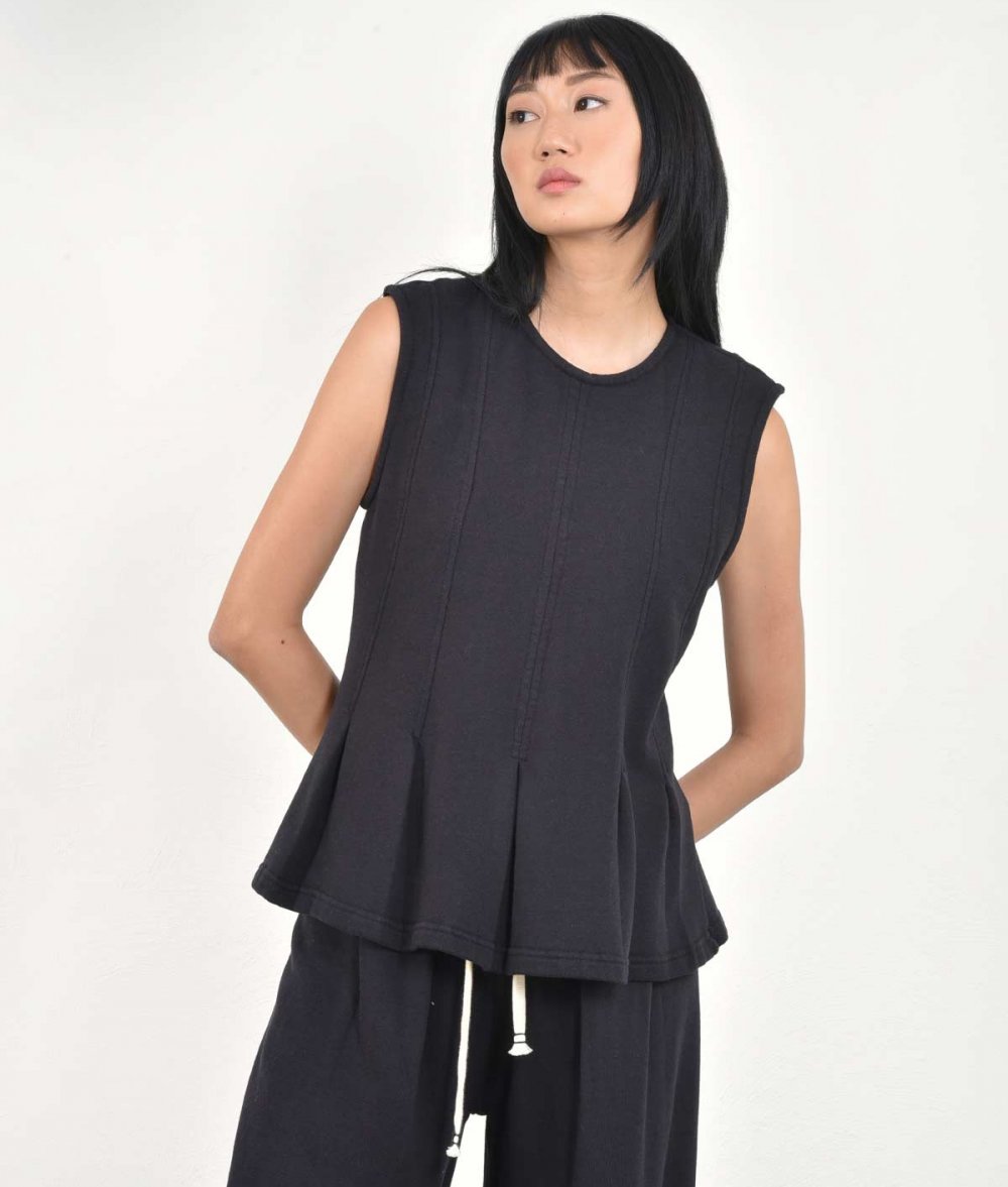 Sleeveless Blouse With Pleats