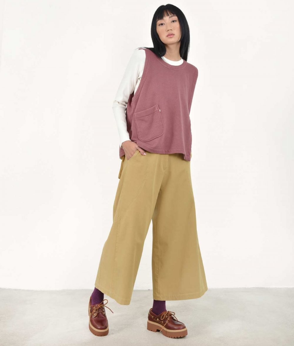 Pants With Oversized Pockets