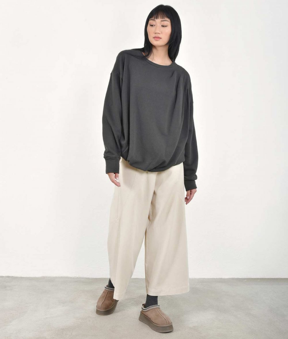 Pants With Oversized Pockets